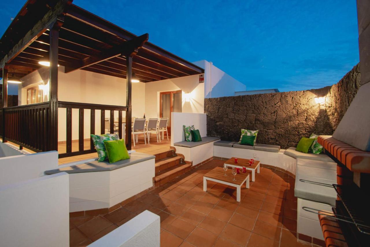 Stylish 6 Bedroom Villa Princesa - Hot Tub - Heated Pool - Near Beach & Waterparks Playa Blanca  Buitenkant foto